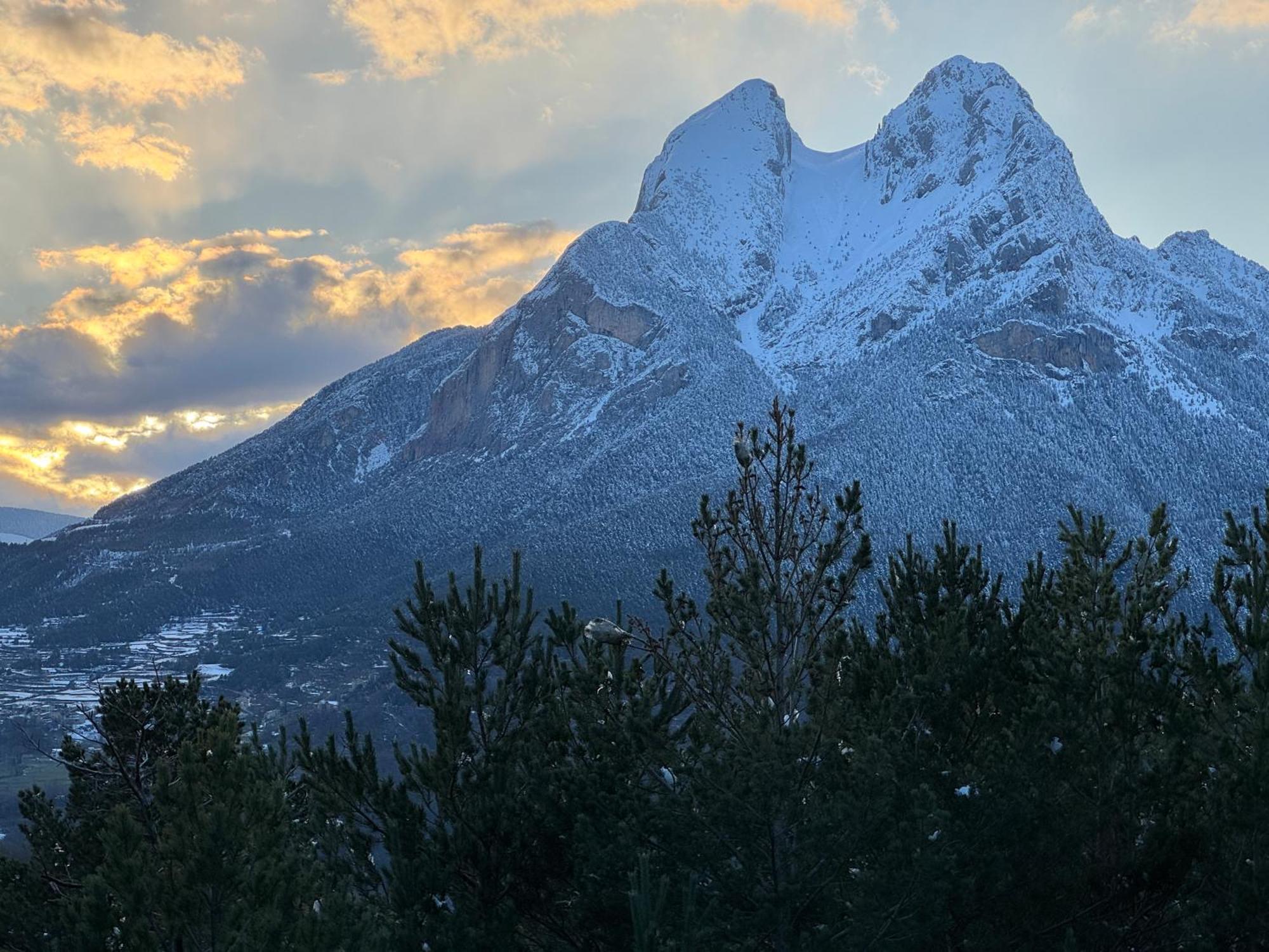 La Cara Nord , Alojamiento Turistico ,Saldes, A Los Pies Del Pedraforca, Apartamento ภายนอก รูปภาพ